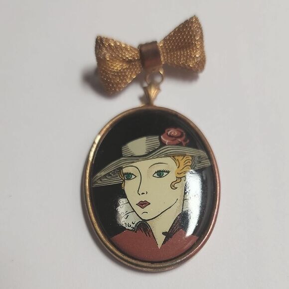 Elegant Rose Gold and Black Vintage Brooch - Picture 1 of 4